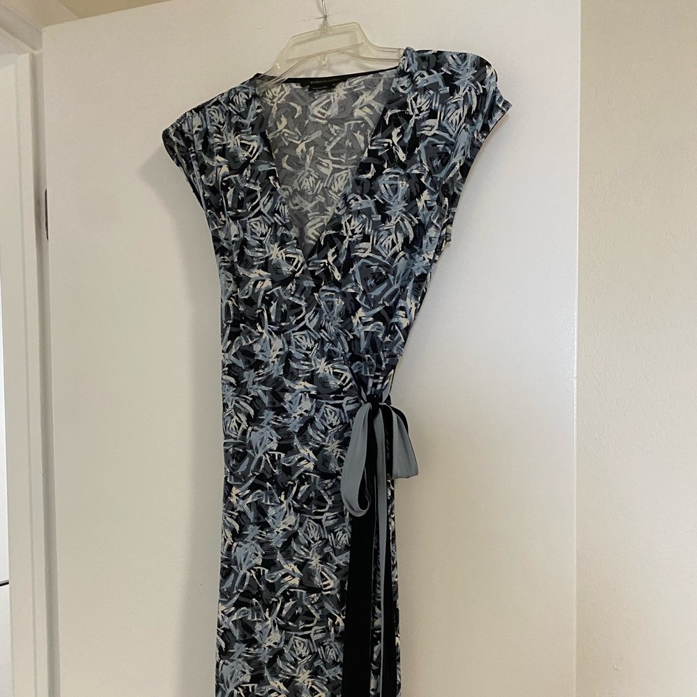 BCBG wrap dress. Size XS.